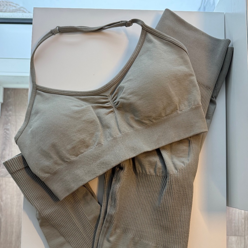 Lazuli label matching set size Small